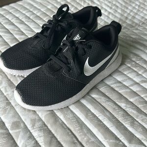 Nike kids golf shoes. Size 3Y